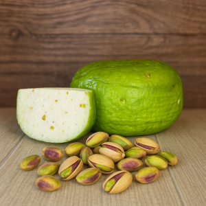 Caciotta di bufala al pistacchio